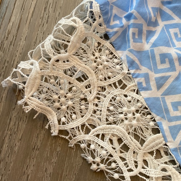 Women’s Blue and White Shorts in Size Size 12 - Picture 3 of 8